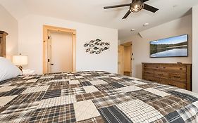Mountain Crest Lodge
